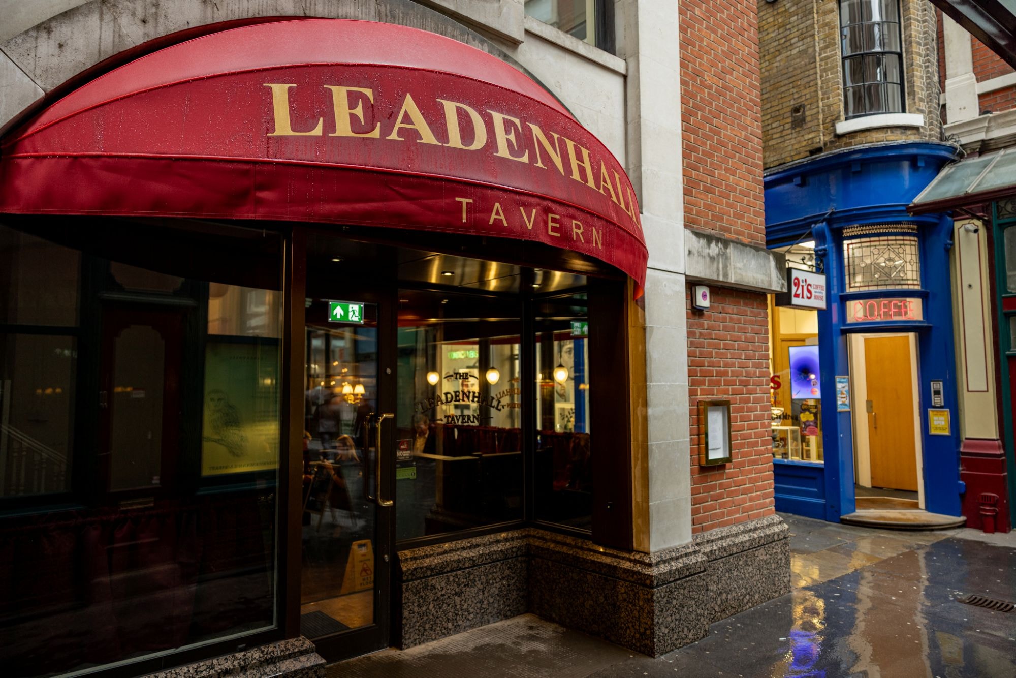 The Leadenhall Tavern entrance in Leadenhall Market
